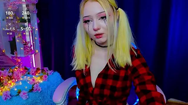 Photos of ElswythCovil from StripChat is Freechat