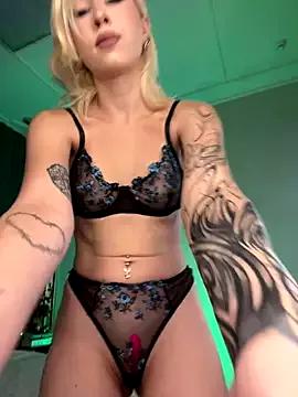 Elven_Elfie from StripChat