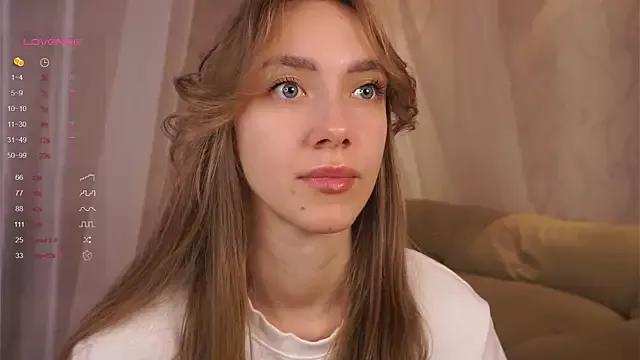 ElwineHigginson from StripChat is Freechat