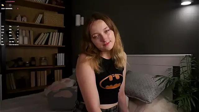 ElwynaGeer from StripChat is Freechat