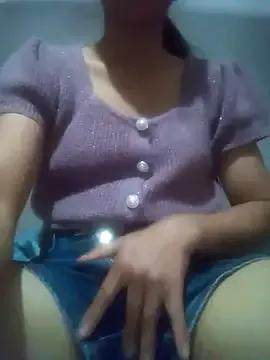 emaame68 from StripChat
