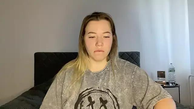 Embersweetbunny from StripChat