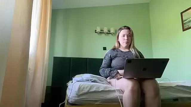 Embersweetbunny from StripChat