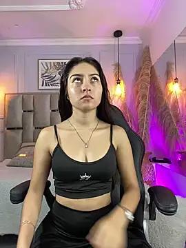 Emelie_Ch1 from StripChat