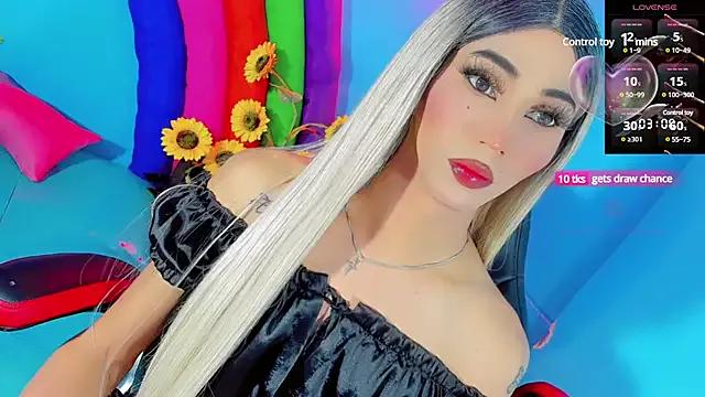 emelly_horny_ from StripChat