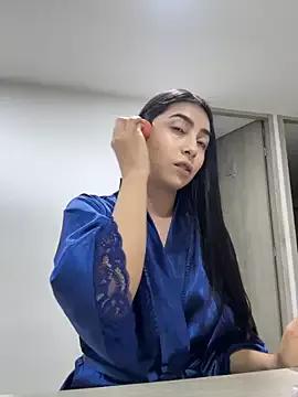 EmelyParker from StripChat is Freechat