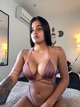 EmelyRogers from StripChat