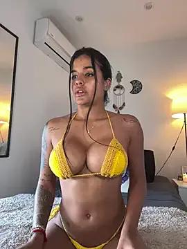 EmelyRogers from StripChat