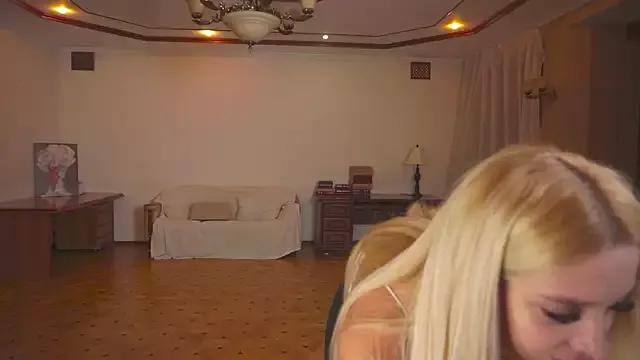 emeraldy from StripChat is Freechat