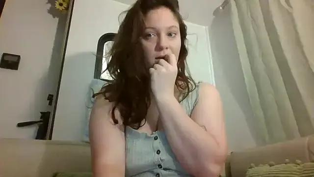 emerieskye20 from StripChat is Freechat