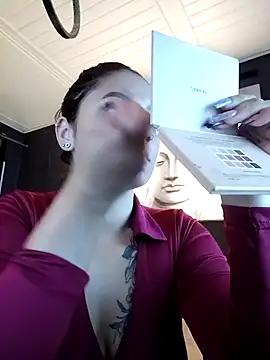 Emiily_W from StripChat