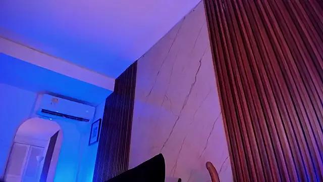 Emiilycollins from StripChat