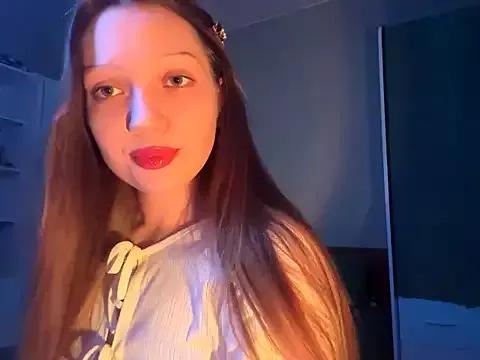 EmiIyKitty from StripChat is Freechat