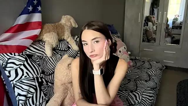 EmiJourney from StripChat is Freechat