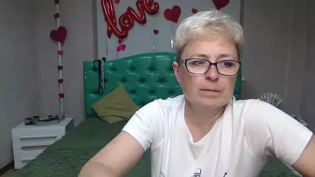 EmiliaGree from StripChat is Freechat