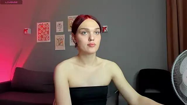 Emiliarouds webcams show profile image 