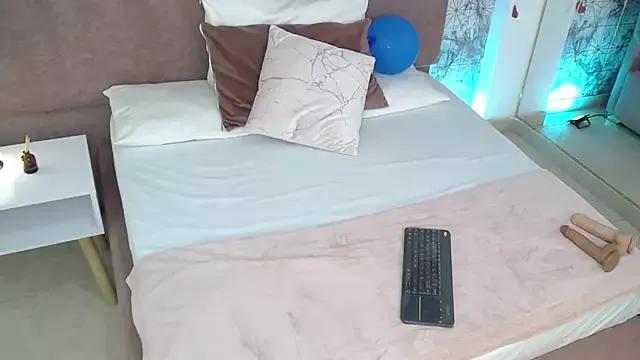Emilie_Clarke from StripChat is Freechat