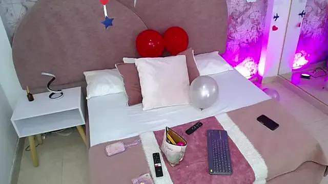 Emilie_Clarke from StripChat is Freechat