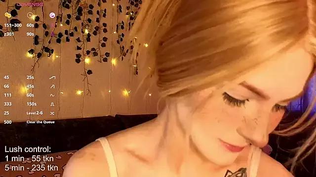 Discover our girls online shows and discover the company of countless livestreamers, with stunning shapes, sex toys and more.
