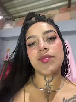 Discover our girls online shows and discover the company of countless livestreamers, with stunning shapes, sex toys and more.