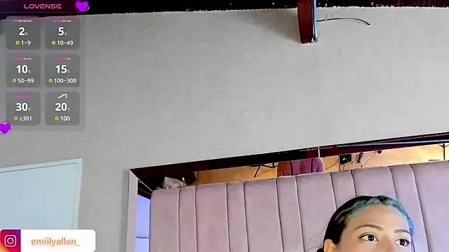 EmilyAlleen from StripChat is Freechat