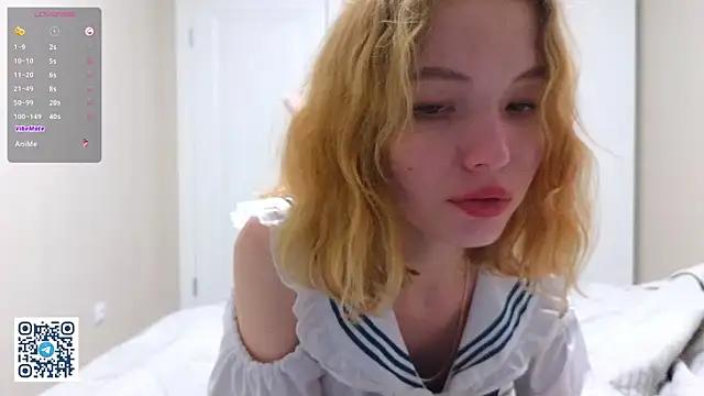 Discover our girls online shows and discover the company of countless livestreamers, with stunning shapes, sex toys and more.