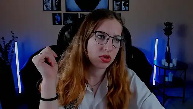 EmilyMunoz from StripChat is Freechat