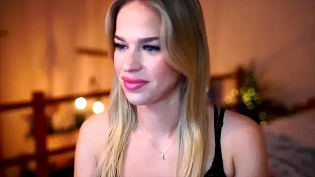 Photos of Emilyvanroessel from StripChat is Freechat