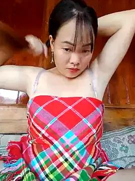 Discover our girls online shows and discover the company of countless livestreamers, with stunning shapes, sex toys and more.