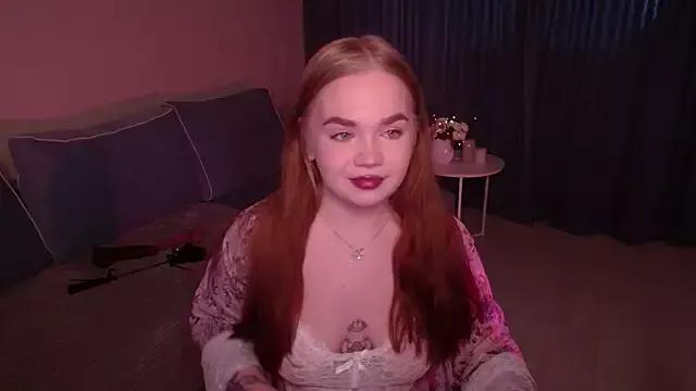 EmiRise from StripChat is Freechat