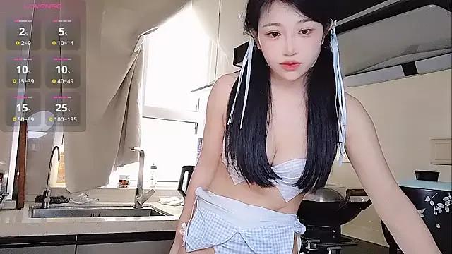 Discover our girls online shows and discover the company of countless livestreamers, with stunning shapes, sex toys and more.