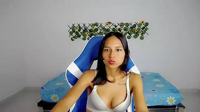 Emma-mae from StripChat