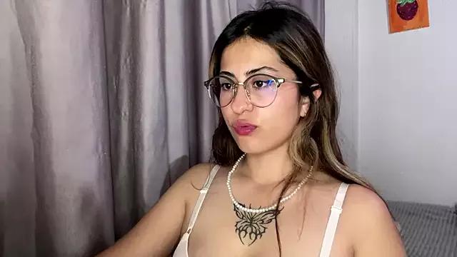 emma__bell_ from StripChat