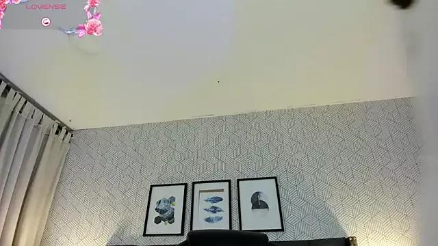 emma__smith1 from StripChat