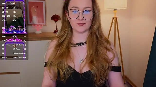 Emma_B1uem from StripChat