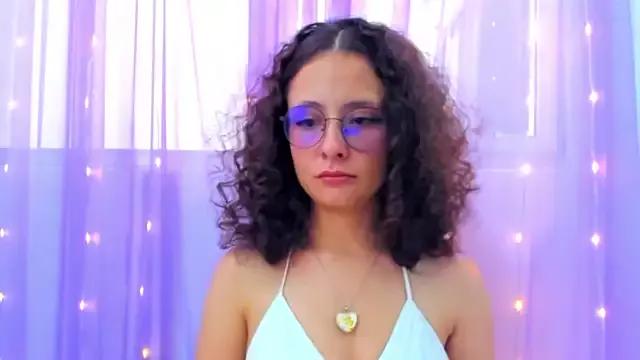 Emma_belle02 from StripChat is Freechat