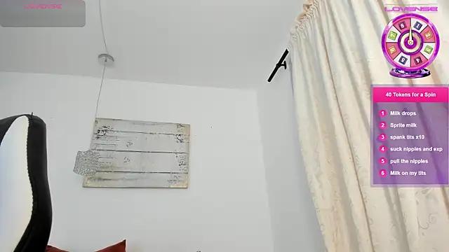 emma_castilloo from StripChat