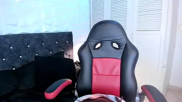 Emma_dl2 from StripChat