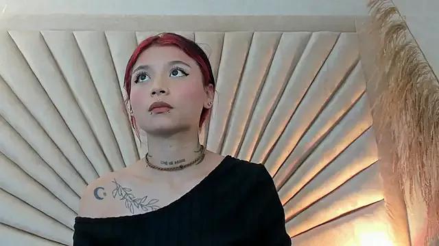 Discover our girls online shows and discover the company of countless livestreamers, with stunning shapes, sex toys and more.