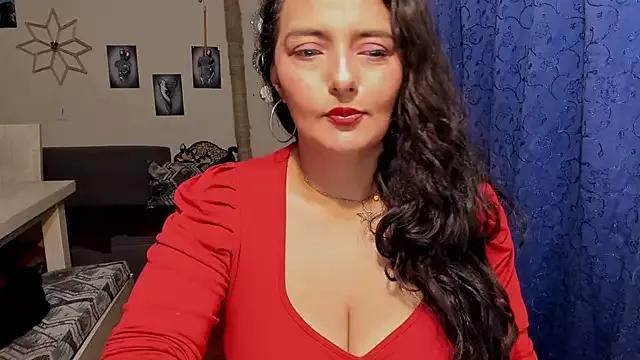 emma_luxy from StripChat