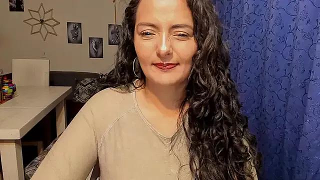 emma_luxy from StripChat