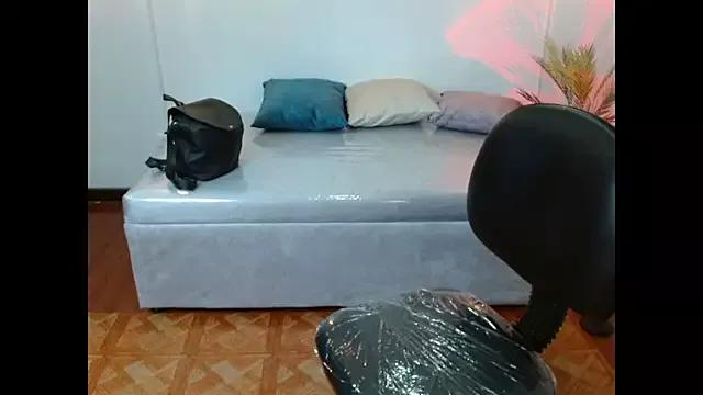 Emma_lx from StripChat