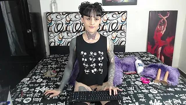 emma_onassis_17 from StripChat