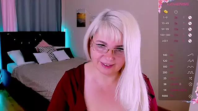 emma_pill from StripChat