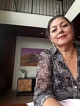 Discover our girls online shows and discover the company of countless livestreamers, with stunning shapes, sex toys and more.