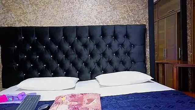 emma_xuee from StripChat