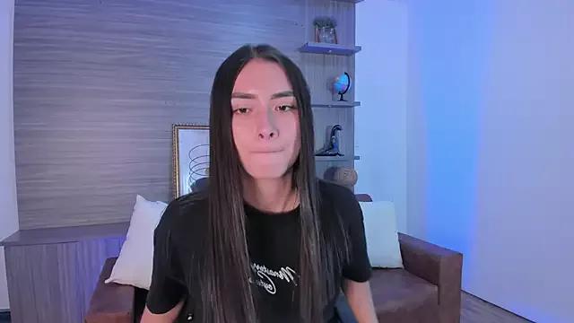 Emmaa_Robertss from StripChat
