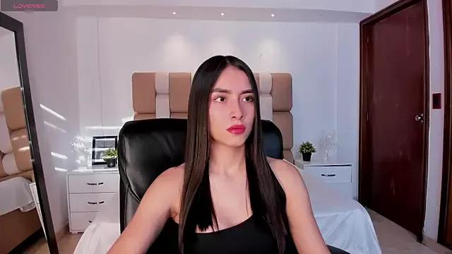 Emmaa_Robertss from StripChat