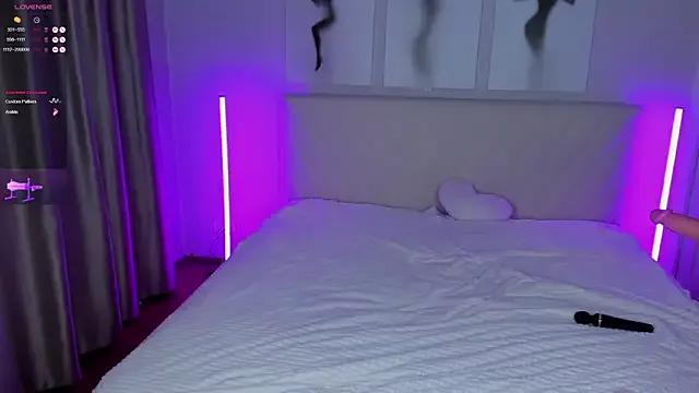 EmmaBarbs from StripChat