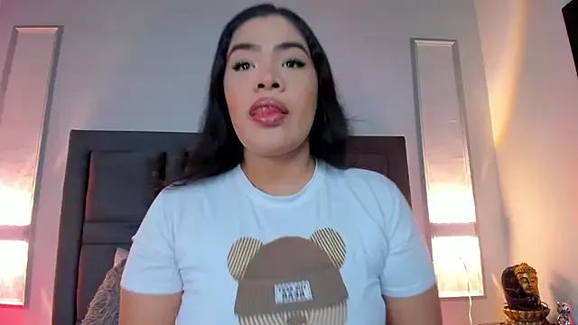 EmmaBecket2 from StripChat